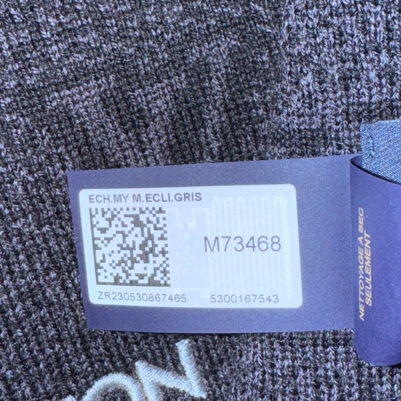 Louis Vuitton Monogram Scarf - Picture 3 of 7